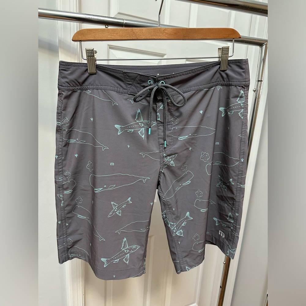 Travis Mathew Board Shorts Mens Size 30 Fish Whale Pattern Drawstring